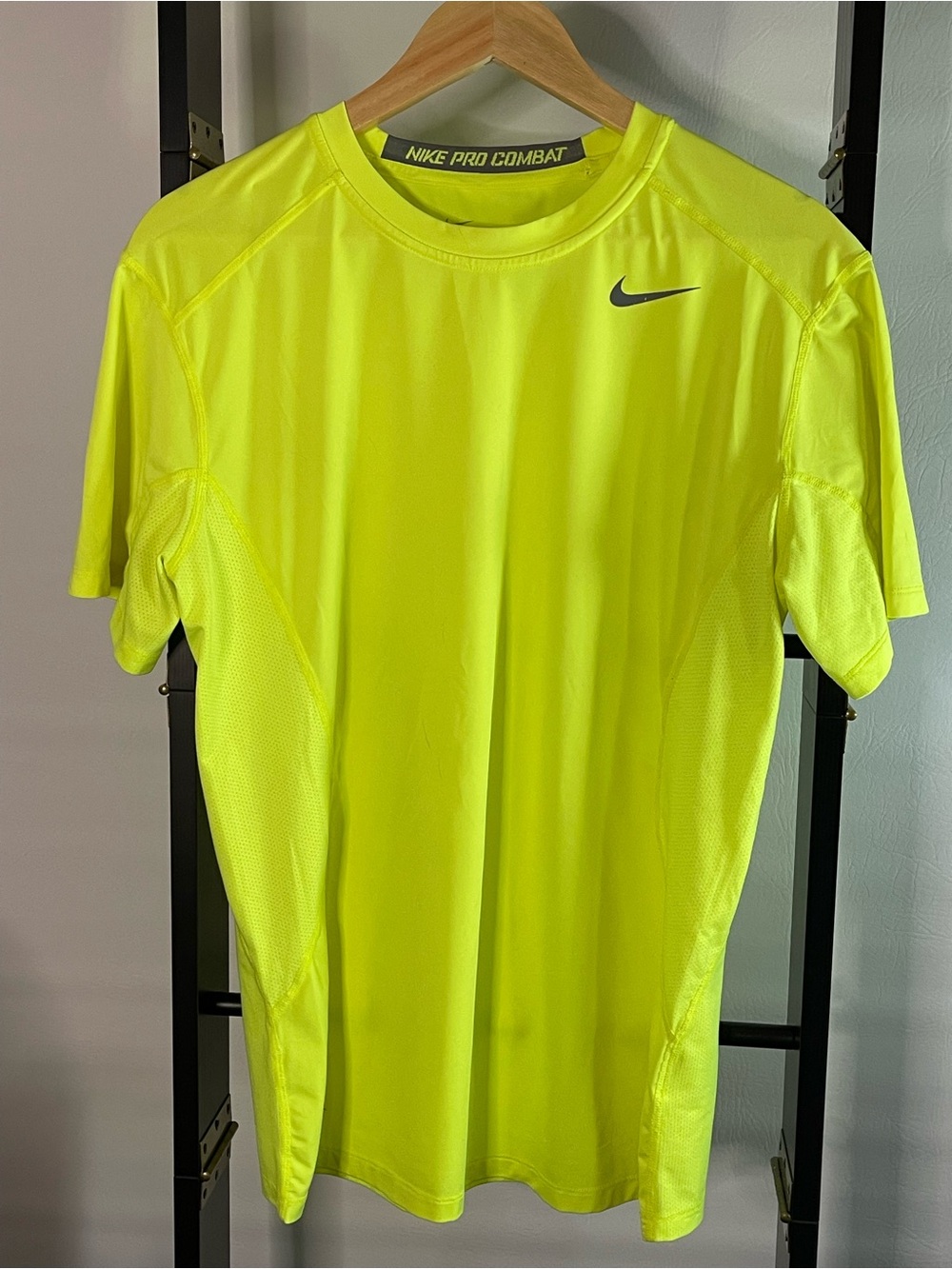 Nike Short-Sleeve Performance Tee - Volt Yellow